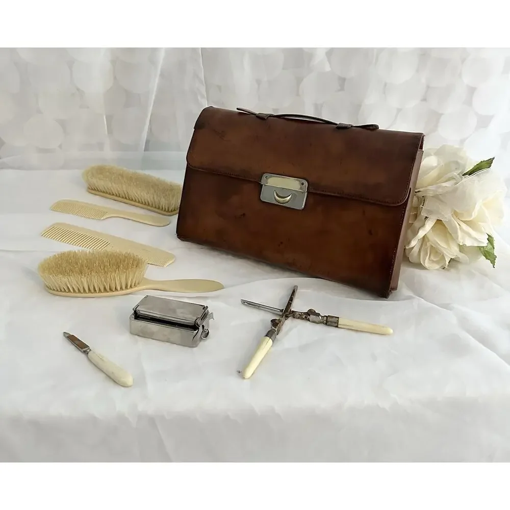 Antique 40’s Mens Toiletry Travel bag Leather Pouch Grooming Kit Collectible